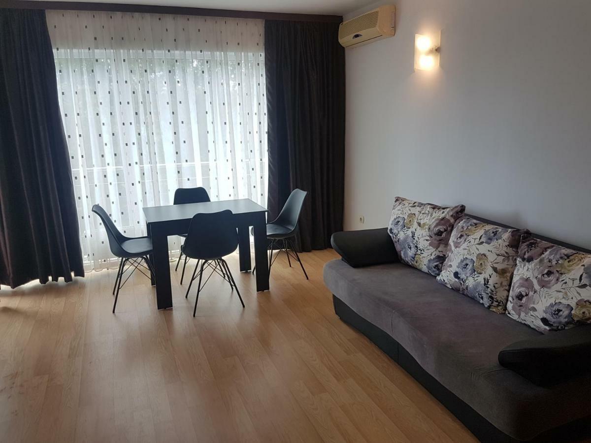 St.Vlas Apartments Mamaia Exterior photo