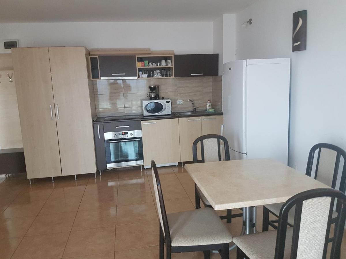 St.Vlas Apartments Mamaia Exterior photo